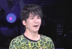 六哲在娱乐圈,娱乐圈的璀璨星辰，音乐与梦想的交织者